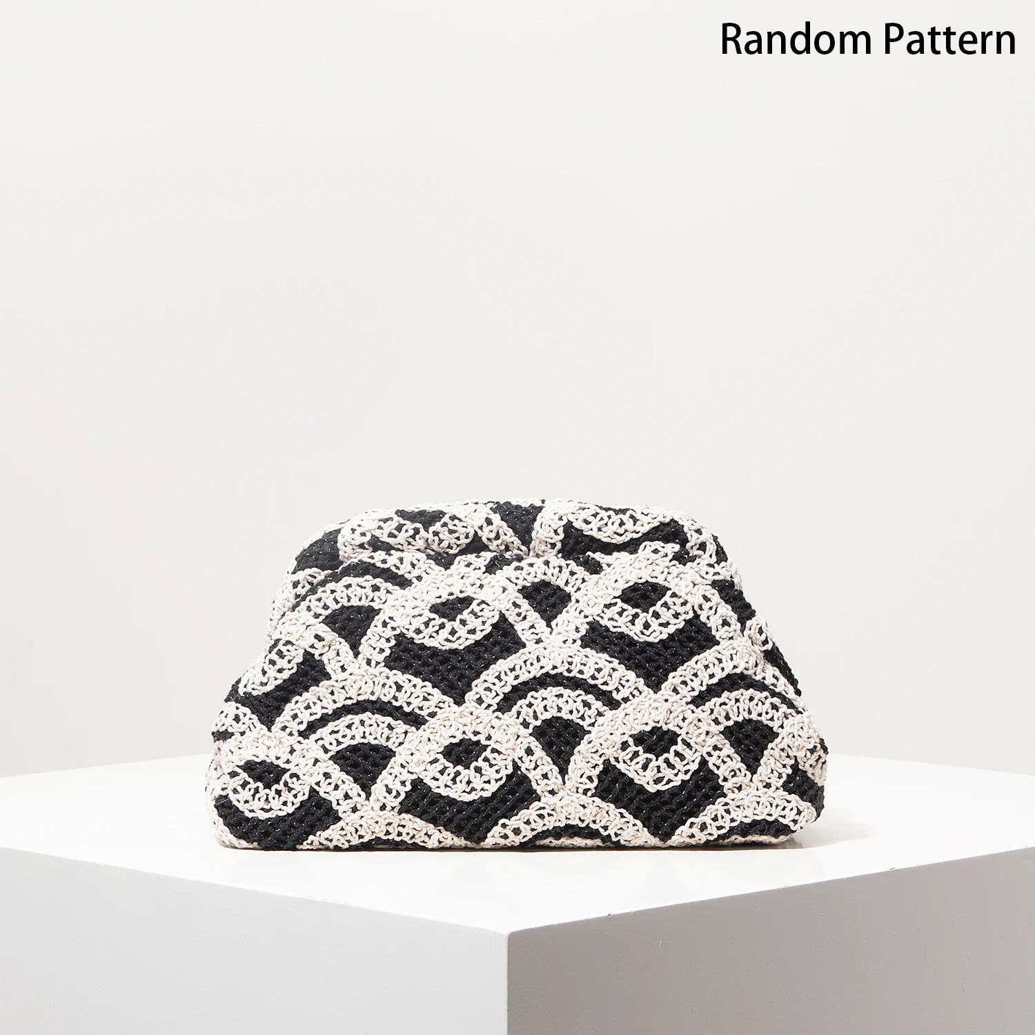 Pattern hollow woven bag, simple clutch bag, Bohemian clip bag, holiday casual straw purse, beach bag (random pattern)