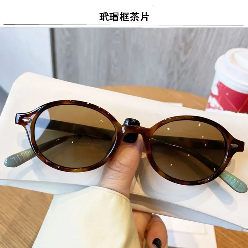 Retro Small Oval Sunglasses Women Men Rivets Shades Fashion Eyewear Luxury Sun Glasses UV400  Female