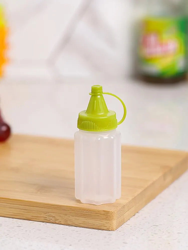 4PCS Kitchen Household Sauce Vinegar Squeeze Bottle Portable Outdoor Barbecue Picnic Feast Bottle Kitchen Accessories Small Tool