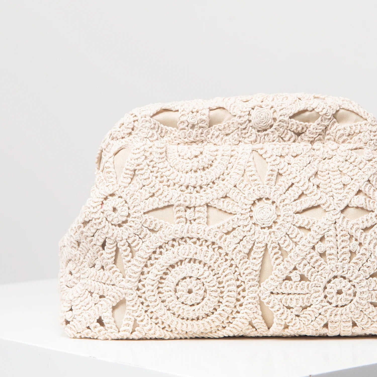 Pattern hollow woven bag, simple clutch bag, Bohemian clip bag, holiday casual straw purse, beach bag (random pattern)