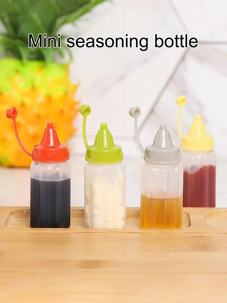 4PCS Kitchen Household Sauce Vinegar Squeeze Bottle Portable Outdoor Barbecue Picnic Feast Bottle Kitchen Accessories Small Tool