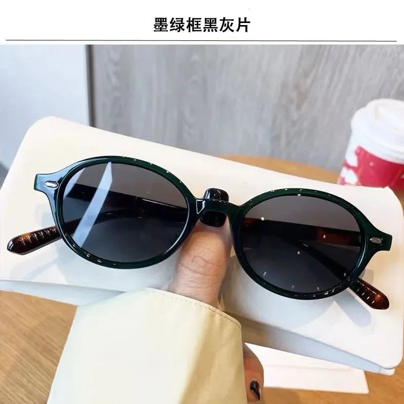 Retro Small Oval Sunglasses Women Men Rivets Shades Fashion Eyewear Luxury Sun Glasses UV400  Female
