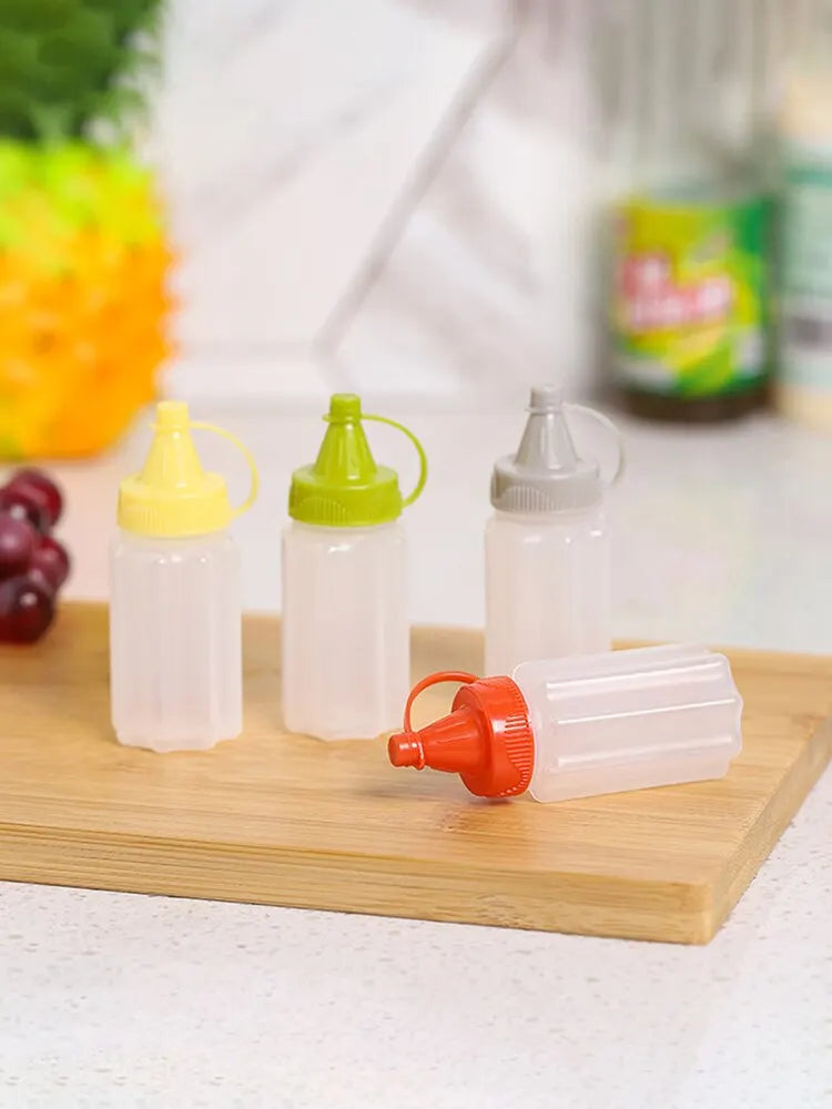 4PCS Kitchen Household Sauce Vinegar Squeeze Bottle Portable Outdoor Barbecue Picnic Feast Bottle Kitchen Accessories Small Tool