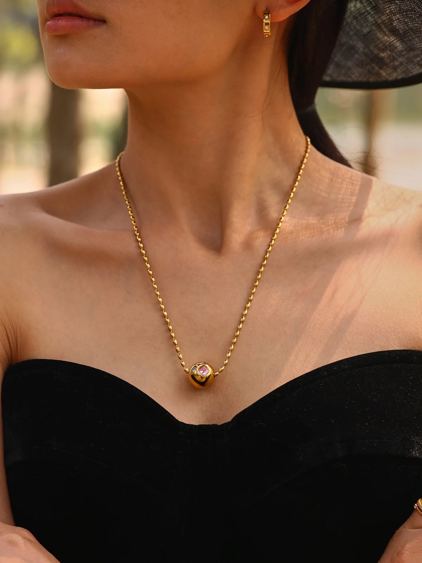 Shiny Red Green Zircon Necklace Womens Stainless Steel Gold Plated Beaded Chain Ball Pendant Necklace Female Luxury Jewellery