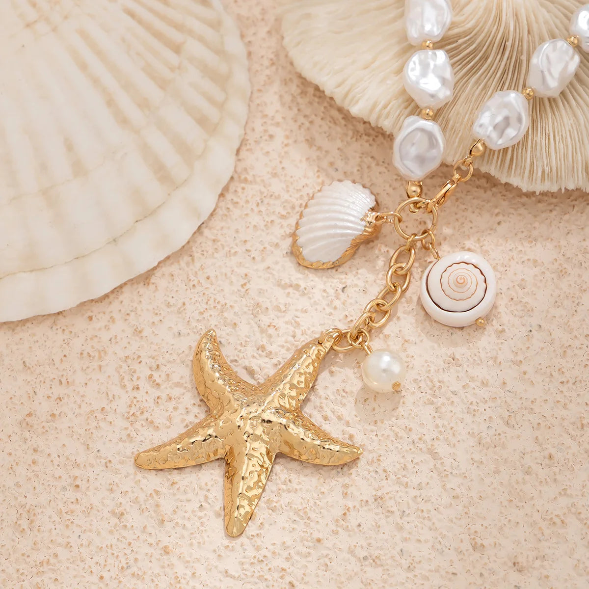 Boho Shell Starfish Shape Pendant Necklace for Women Imitation Pearl Layered Chain Necklace Summer Beach Neck Jewelry