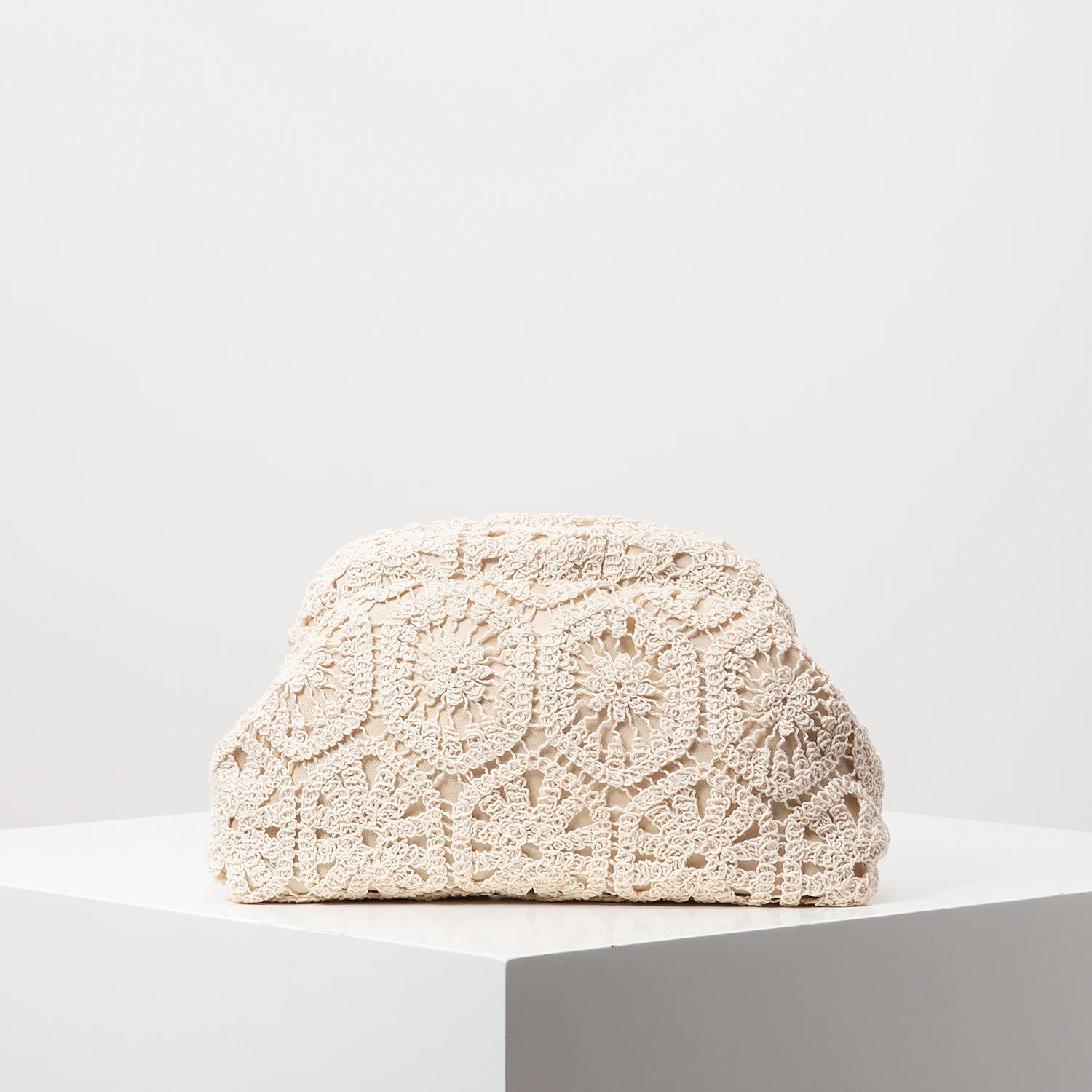 Pattern hollow woven bag, simple clutch bag, Bohemian clip bag, holiday casual straw purse, beach bag (random pattern)