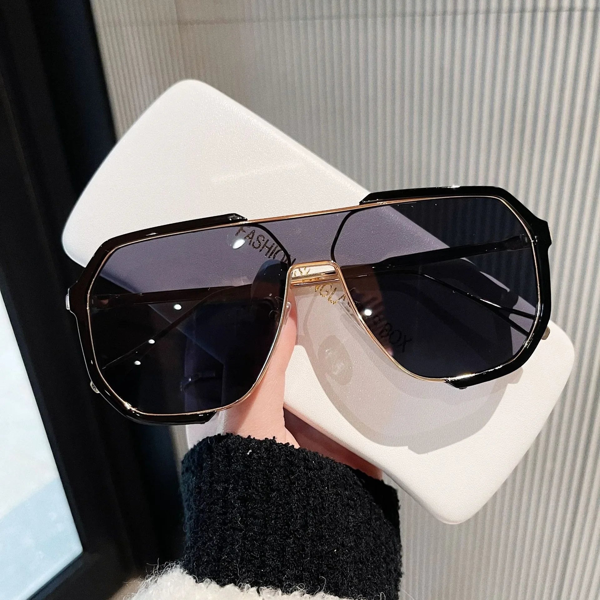 Oversized Sunglasses Women 2024 New Unique One Piece Fashion Sunglasses For Men UV400 Punk Glasses Trending Female Eyewear UV400