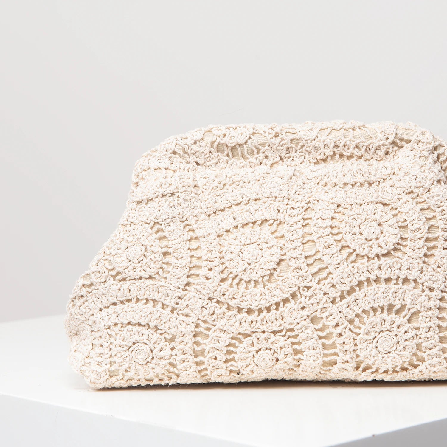 Pattern hollow woven bag, simple clutch bag, Bohemian clip bag, holiday casual straw purse, beach bag (random pattern)