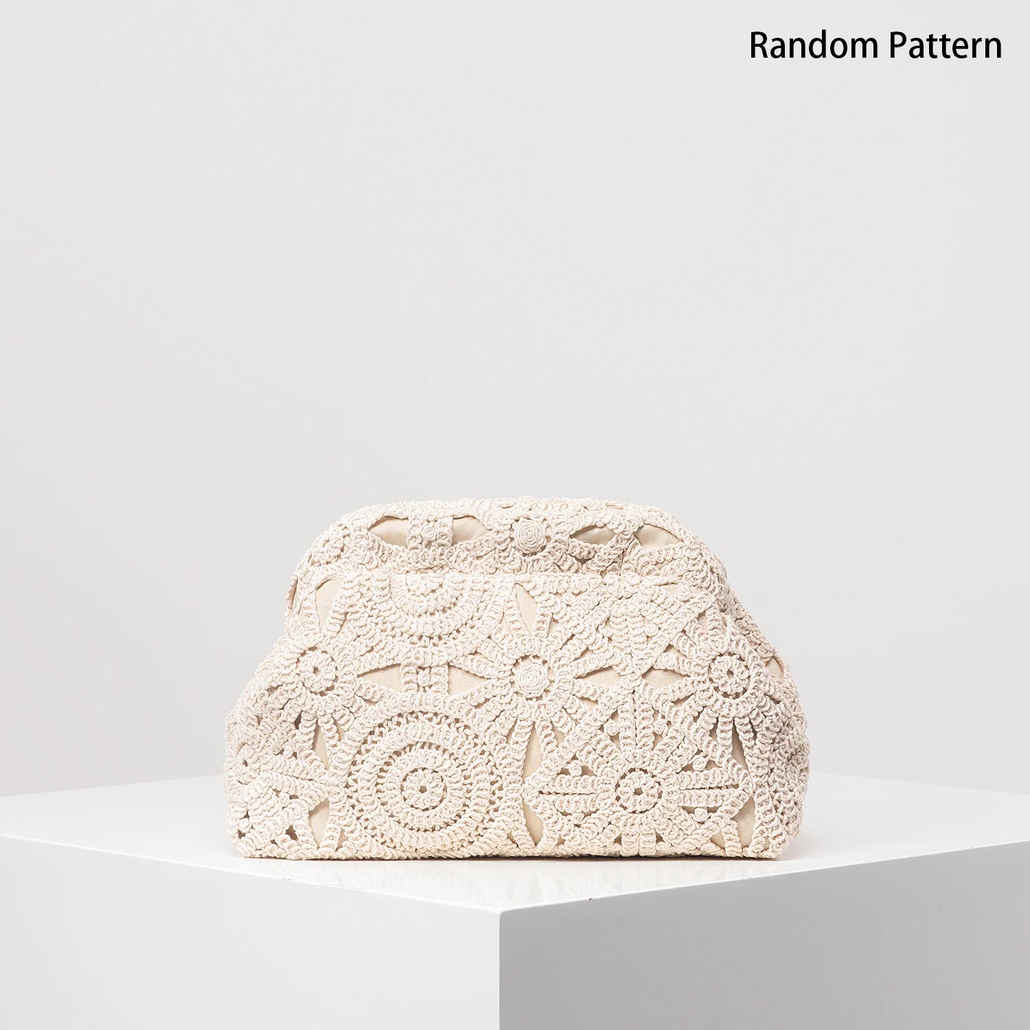 Pattern hollow woven bag, simple clutch bag, Bohemian clip bag, holiday casual straw purse, beach bag (random pattern)